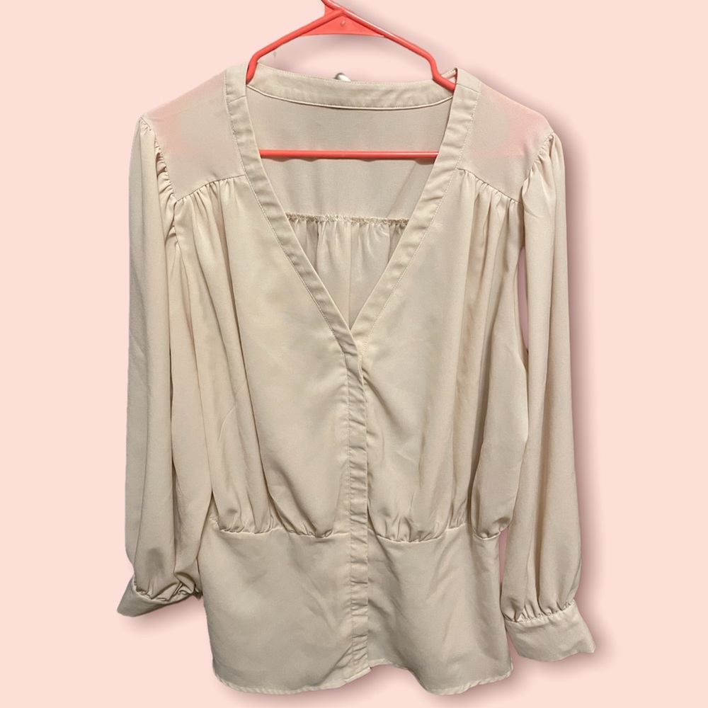 Size 2XL Cream-Colored Flowy Long-Sleeved Blouse